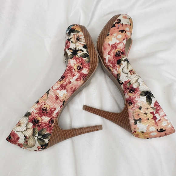 Christian Siriano Payless 6 Floral Fabric Heels - Picture 15 of 15